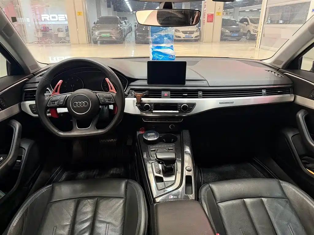 Audi A4L 2018 30th Anniversary 45 TFSI quattro Personality Sport фото 7