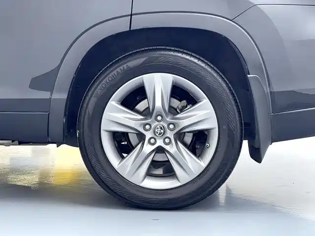 Toyota Highlander 2021 2.0T AWD Luxury 7-Seater фото 16