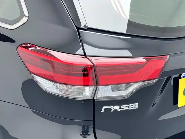 Toyota Highlander 2021 2.0T AWD Luxury 7-Seater фото 19