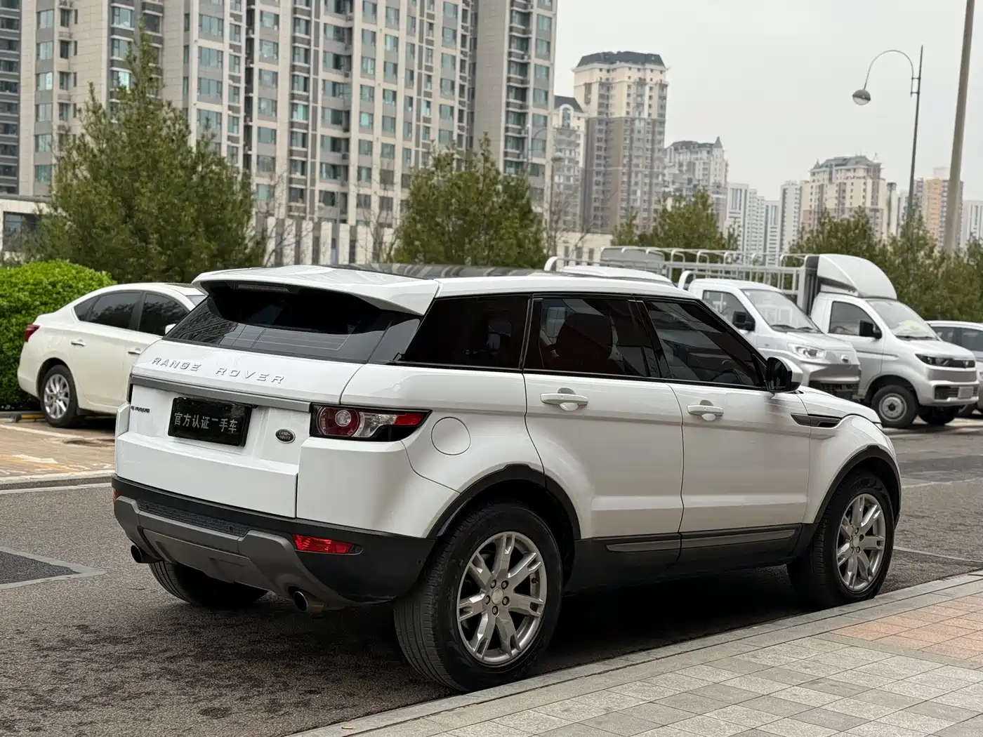 Land Rover Range Rover Evoque (Import) 2014 2.0T 5-door Brilliance Premium фото 13