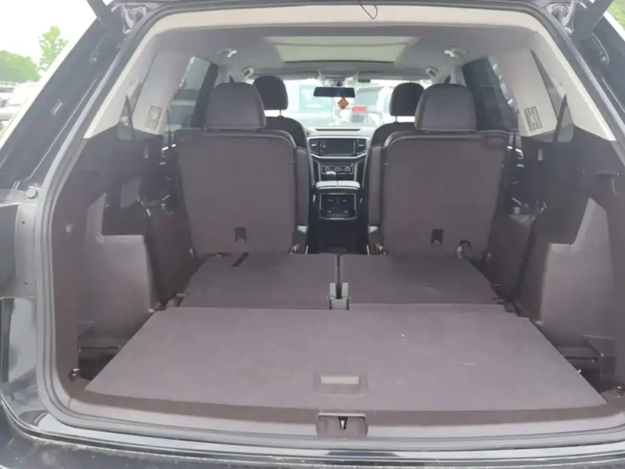 Volkswagen Teramont 2019 380TSI 4WD Luxury Edition China VI фото 4