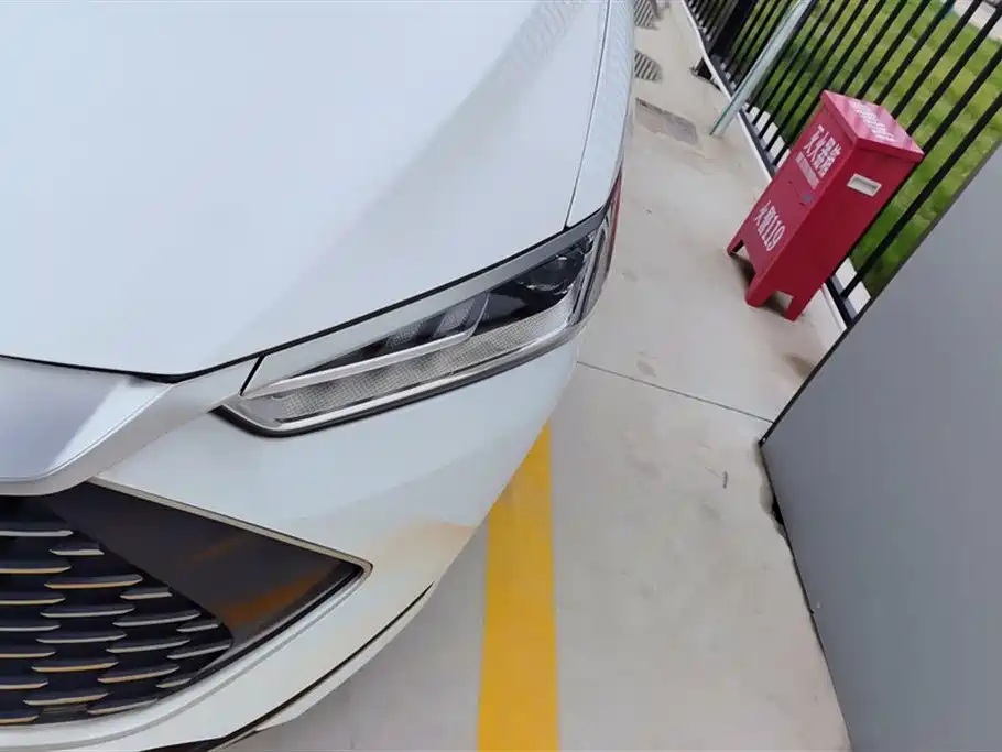 BYD Qin PLUS 2021 DM-i 55KM Flagship фото 5