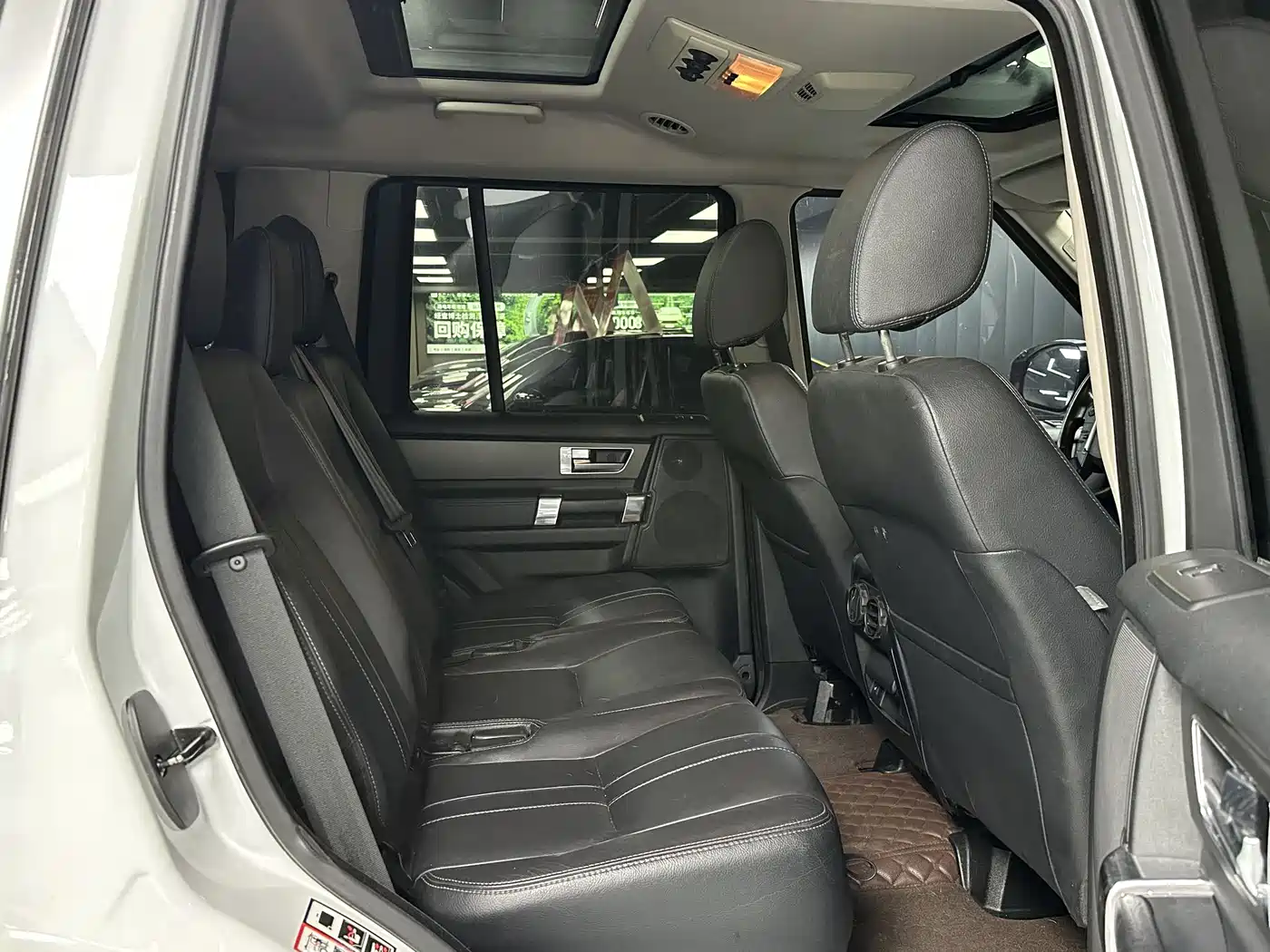 Land Rover Discovery 2016 3.0 SC V6 HSE фото 18