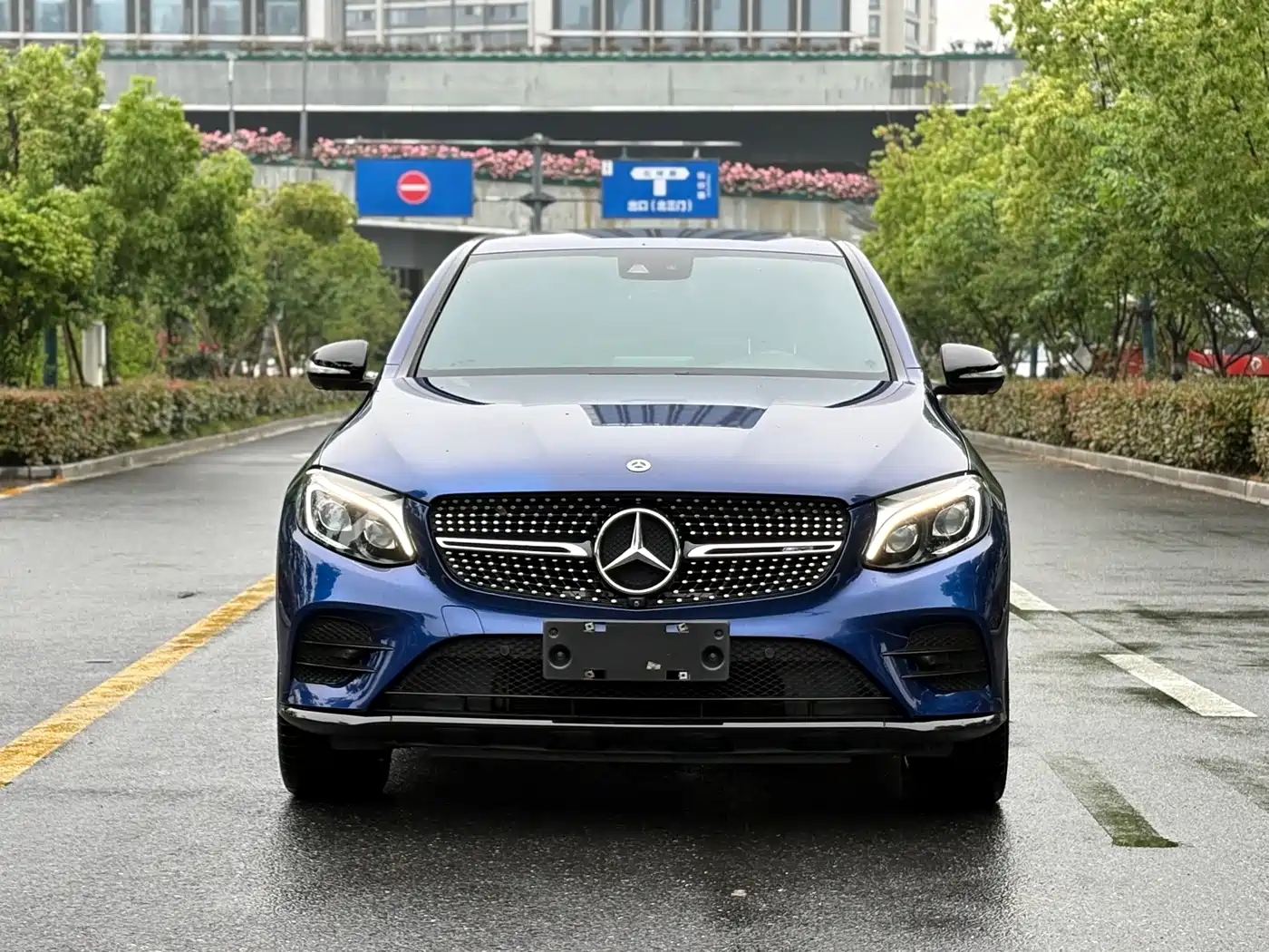 Mercedes-Benz GLC Coupe AMG 2017 AMG GLC 43 4MATIC Coupe SUV фото 2