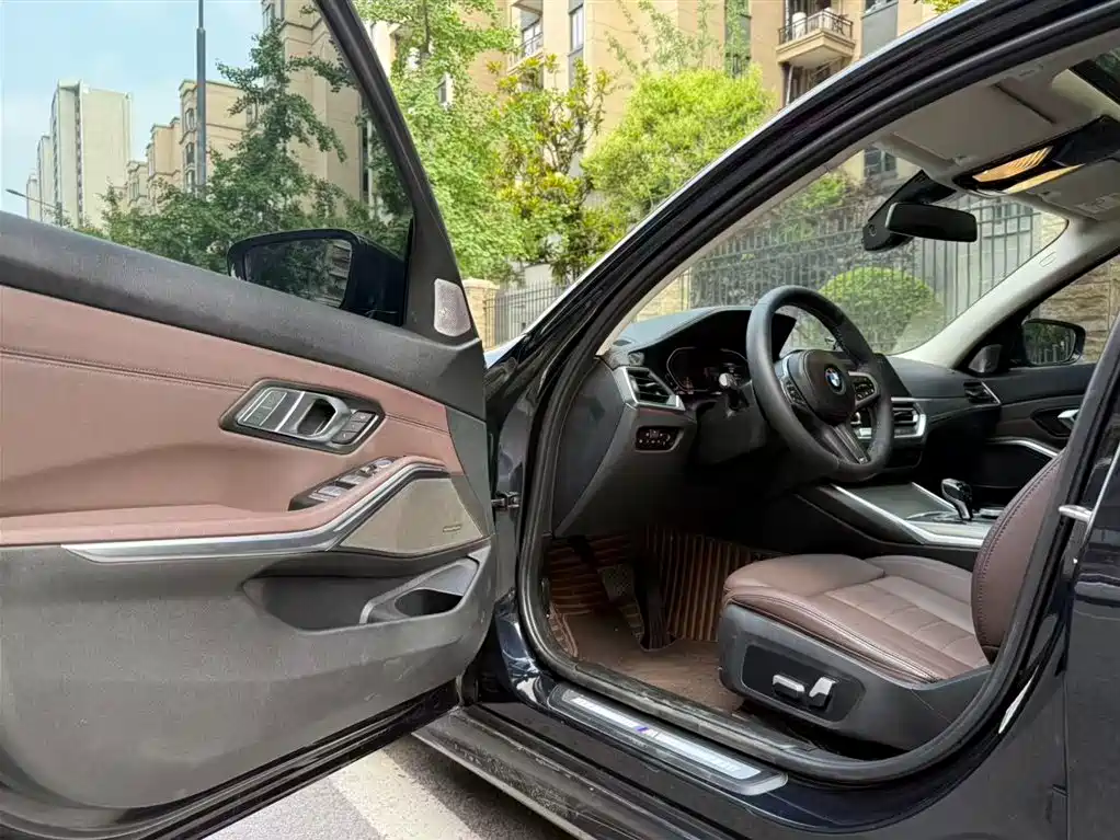BMW 3 Series 2021 325i M Sport Night Edition фото 9