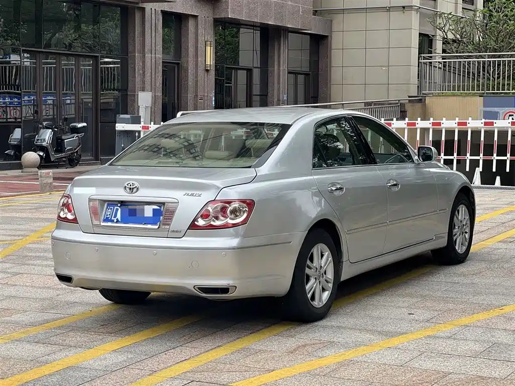 Toyota Reiz 2007 2.5S Leather Sunroof Edition фото 4