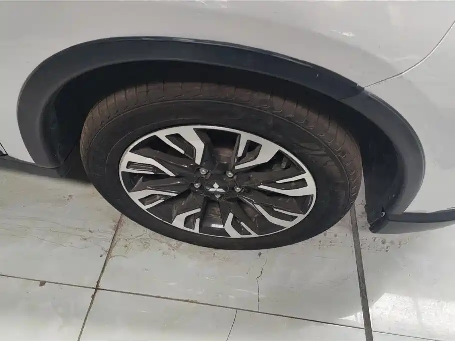 Mitsubishi Outlander 2019 2.0L 2WD Enjoy 5-Seater China VI фото 6