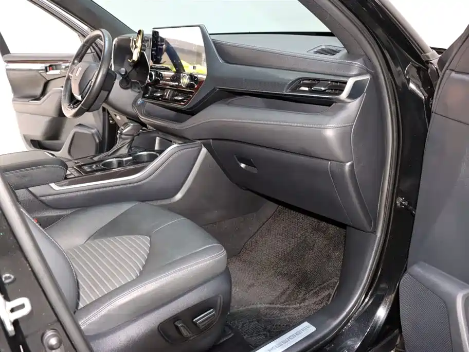 Toyota Crown Kluger 2022 2.5L HEV 4WD Premium Edition фото 8