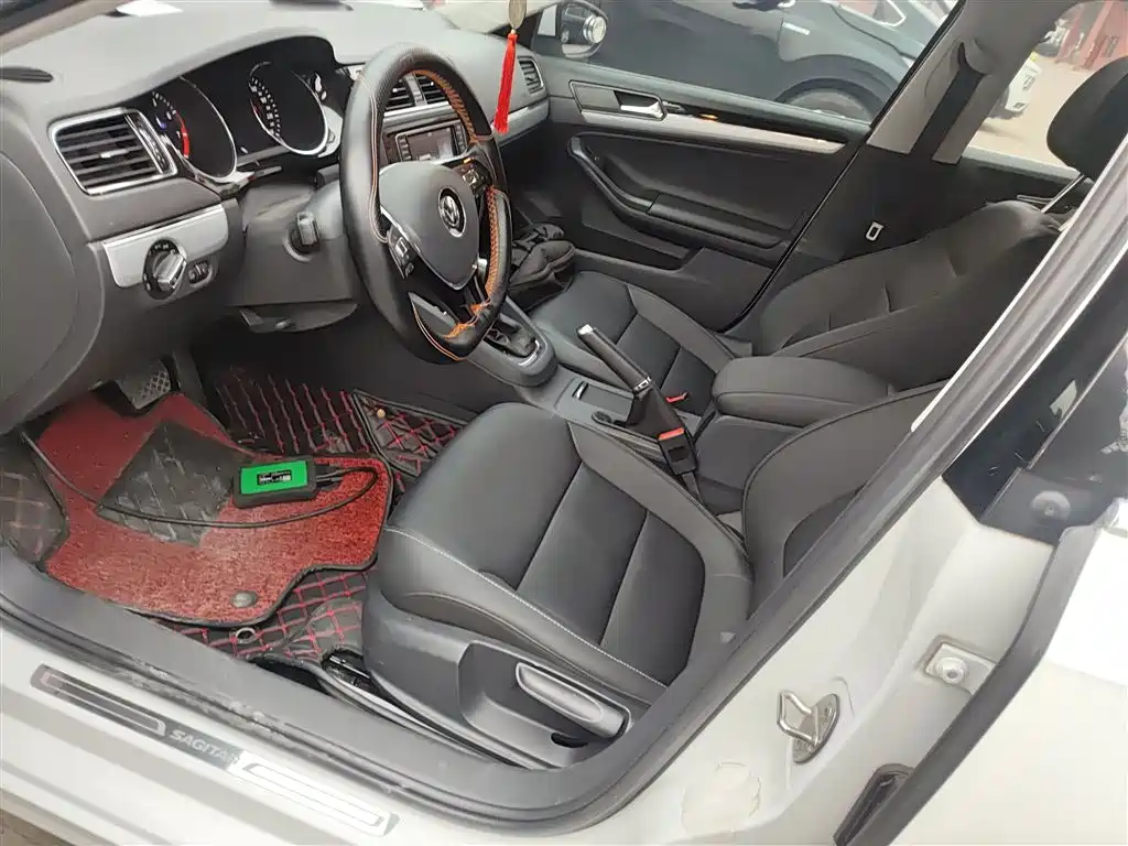 Volkswagen Sagitar 2018 180TSI DSG Premium Edition фото 15