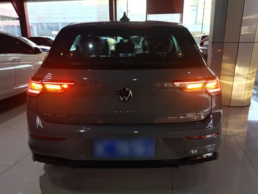 Volkswagen Golf 2025 Facelift 300TSI R-Line фото 5