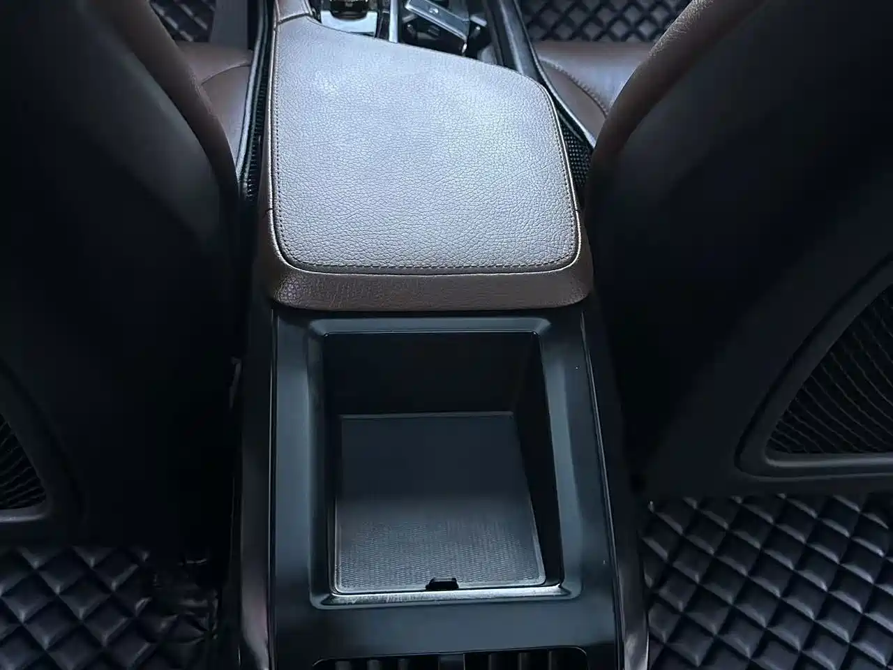 Фото 13 - Volvo S90