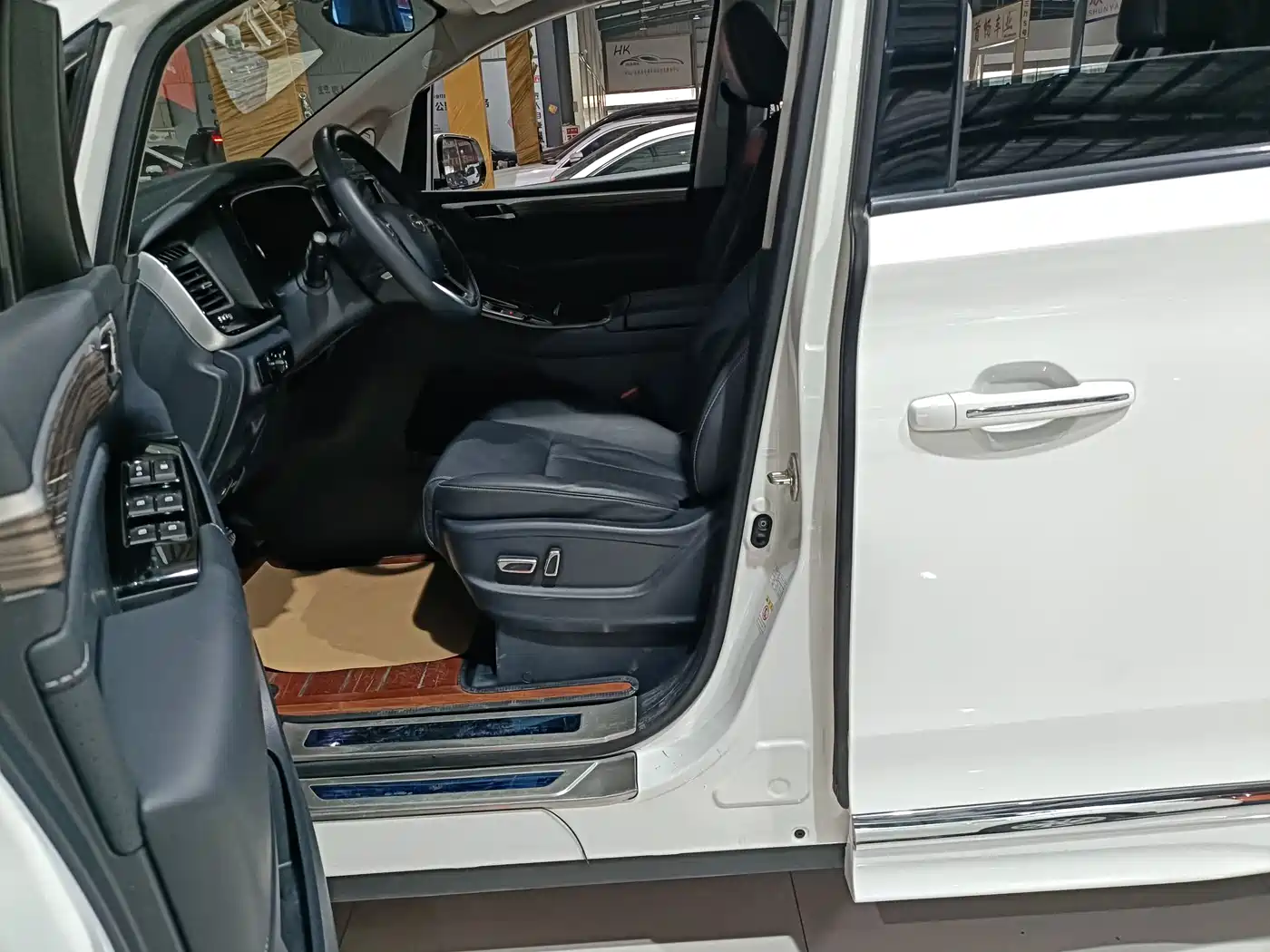 GAC Trumpchi Trumpchi M8 2021 Leading Show Series 390T Premium Edition фото 4