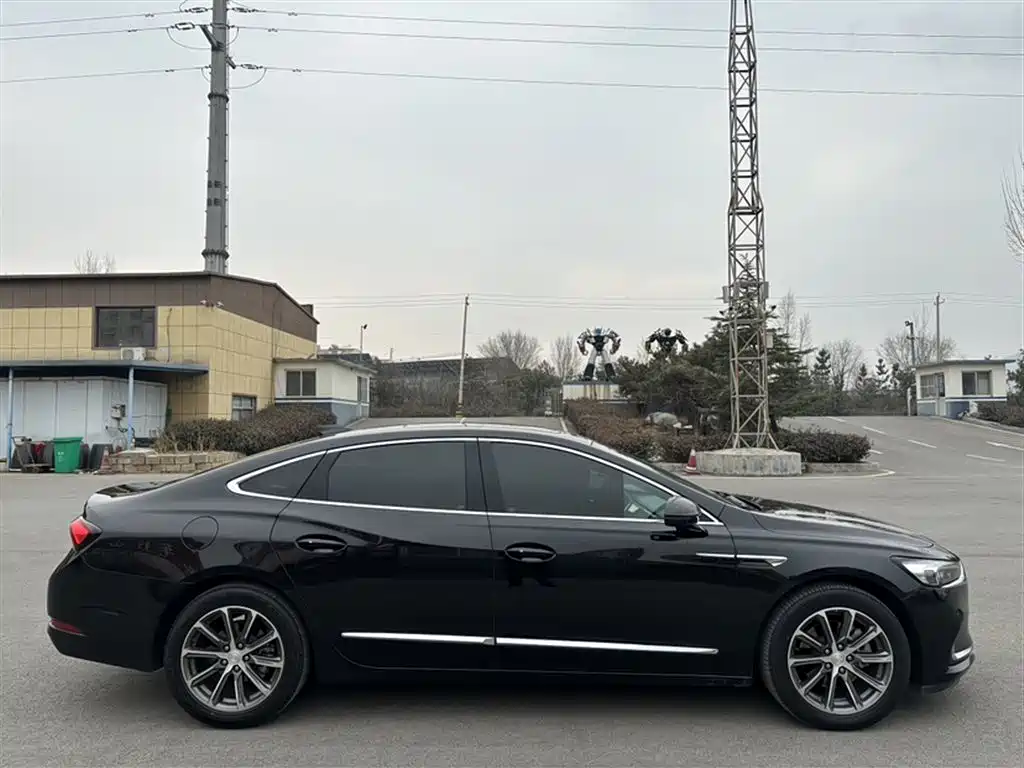 BUICK LACROSSE