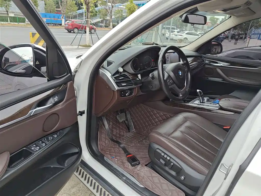 BMW X5 (Import) 2018 xDrive28i фото 9