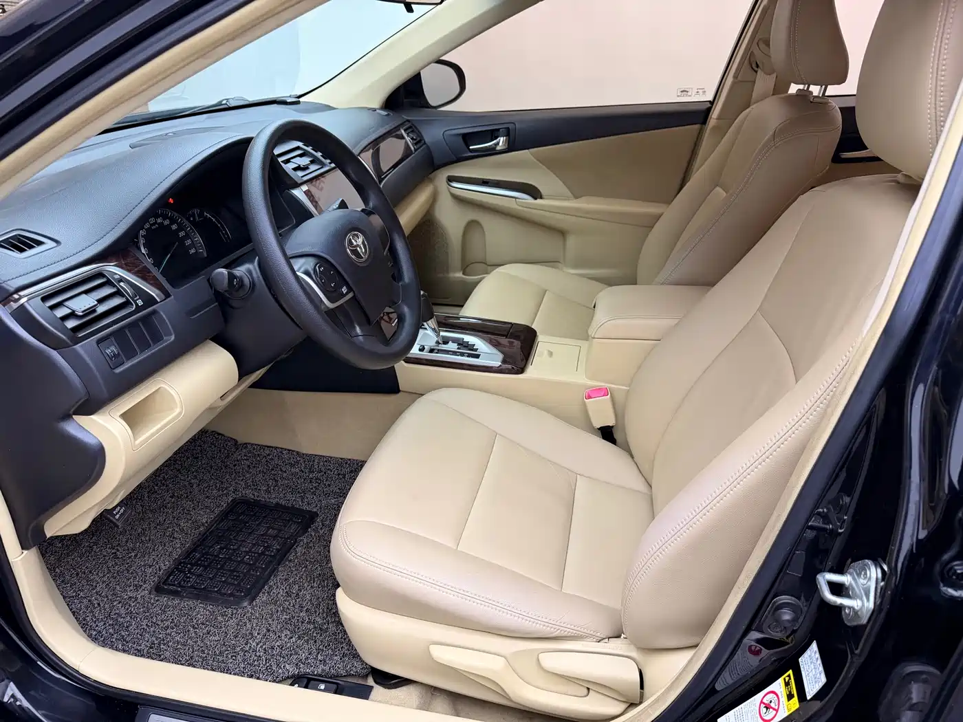 Toyota Camry 2015 2.0E Elite Edition фото 9