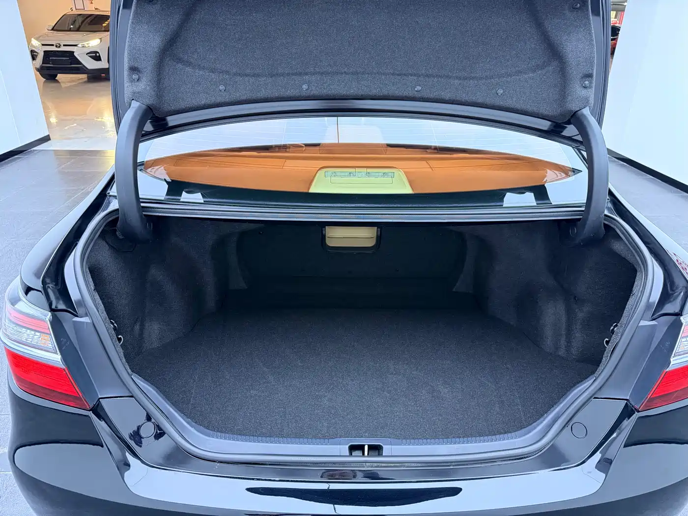 Toyota Camry 2015 2.0E Elite Edition фото 17