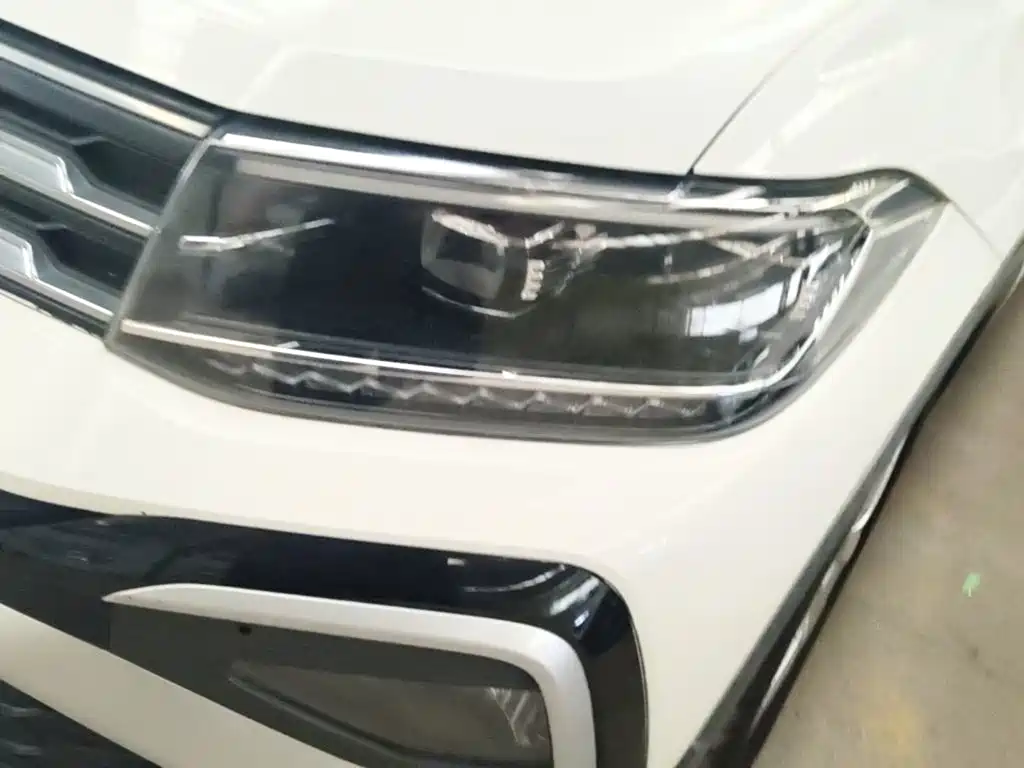 Фото 24 - Volkswagen T-Cross