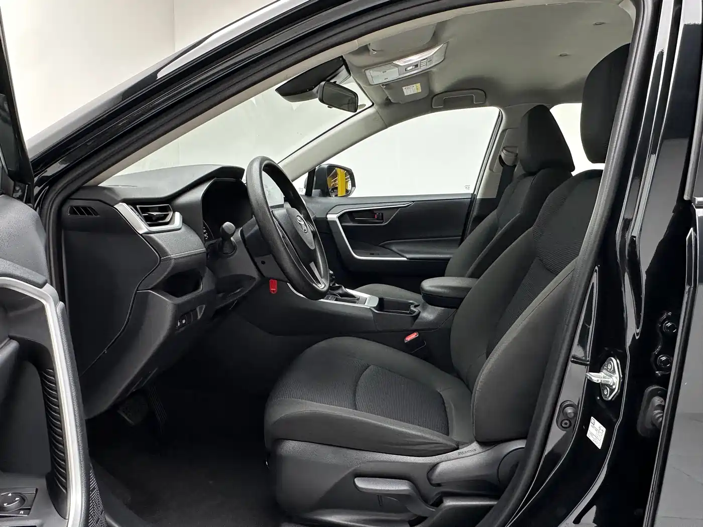 Toyota RAV4 Rongfang 2022 2.0L CVT 2WD Urban Edition фото 7