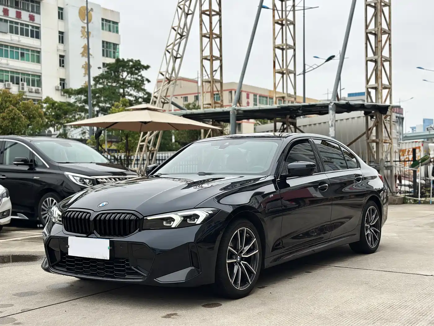 BMW 3 SERIES