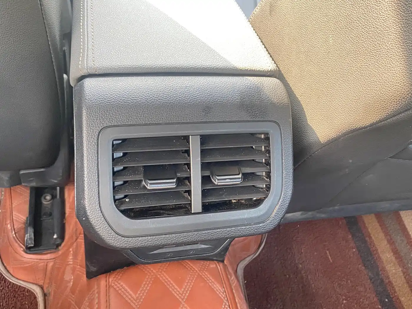 Volkswagen Lavida 2023 Facelift 1.5L Automatic 5 Million Edition фото 5