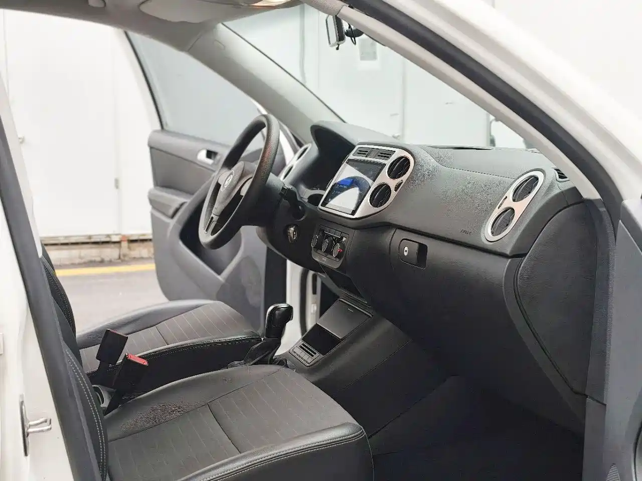 Volkswagen Tiguan 2016 Model 300TSI Automatic 2WD Trend Edition фото 10