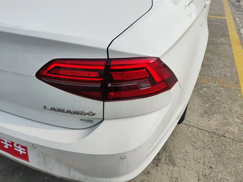 VOLKSWAGEN LINGDU