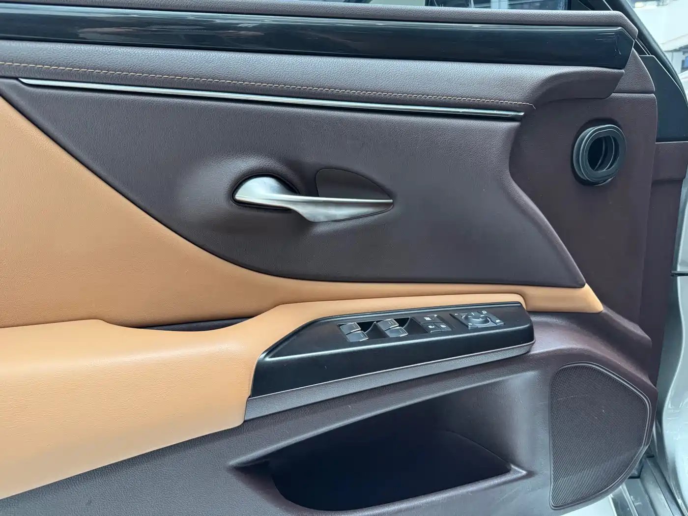Lexus ES 2020 Model 300h Excellence Edition фото 13