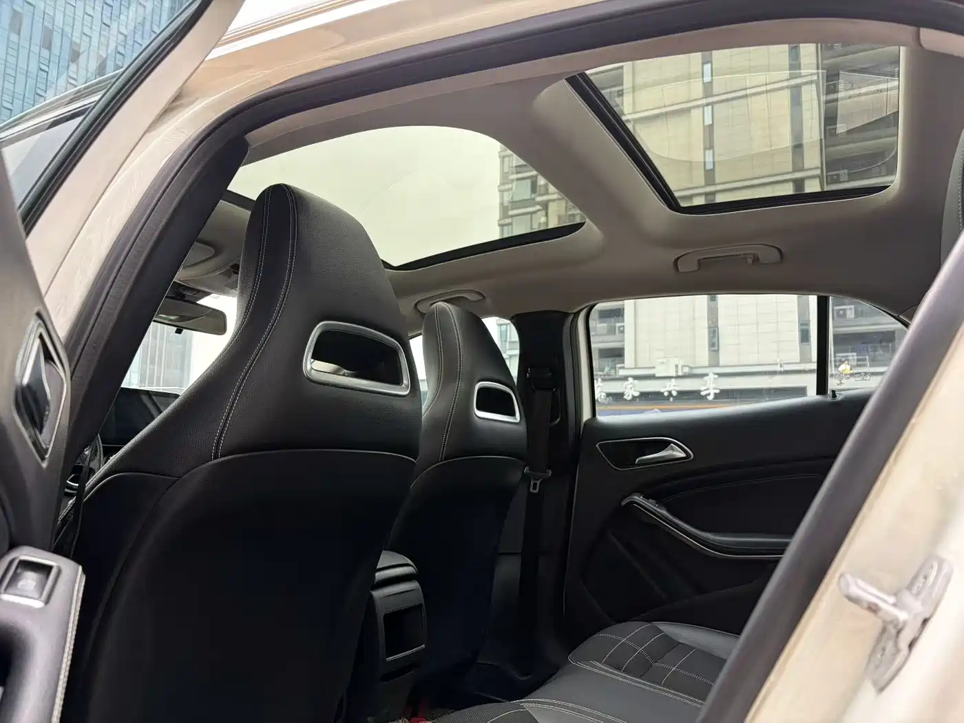 Mercedes-Benz GLA (Import) 2015 GLA 200 фото 6