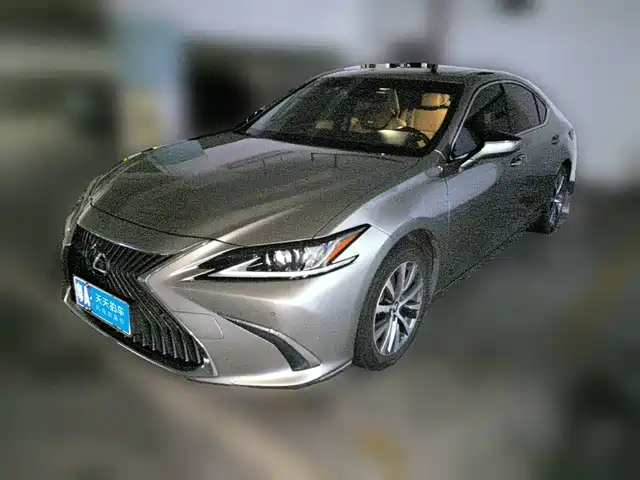 Lexus ES 2020 200 Luxury — фото 1