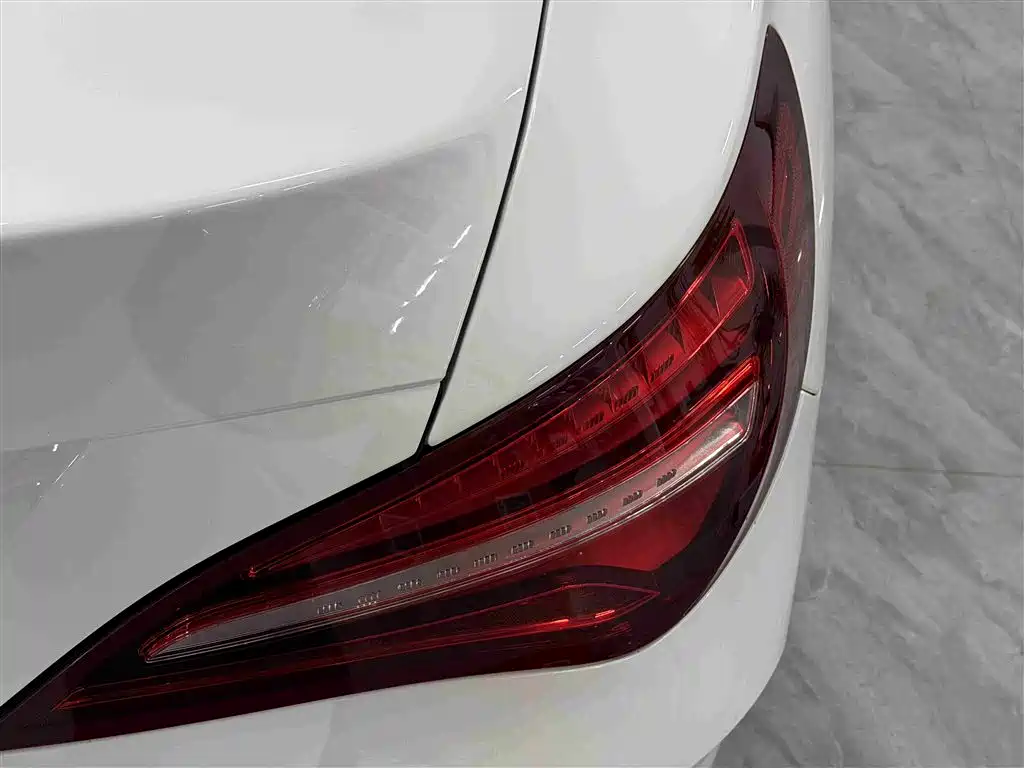 Mercedes-Benz CLA (Import) 2018 CLA 200 Fashion Edition фото 11