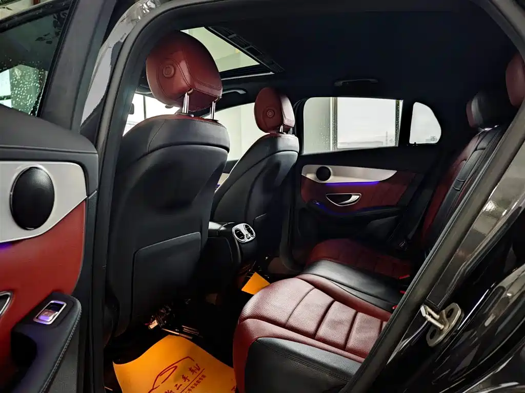 Mercedes-Benz GLC Coupe 2020 GLC 260 4MATIC Coupe SUV фото 25