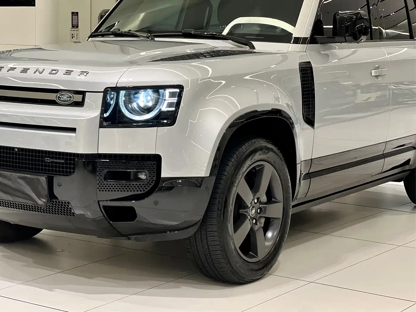 Land Rover Defender 2022 110 P400 X-DYNAMIC HSE фото 12