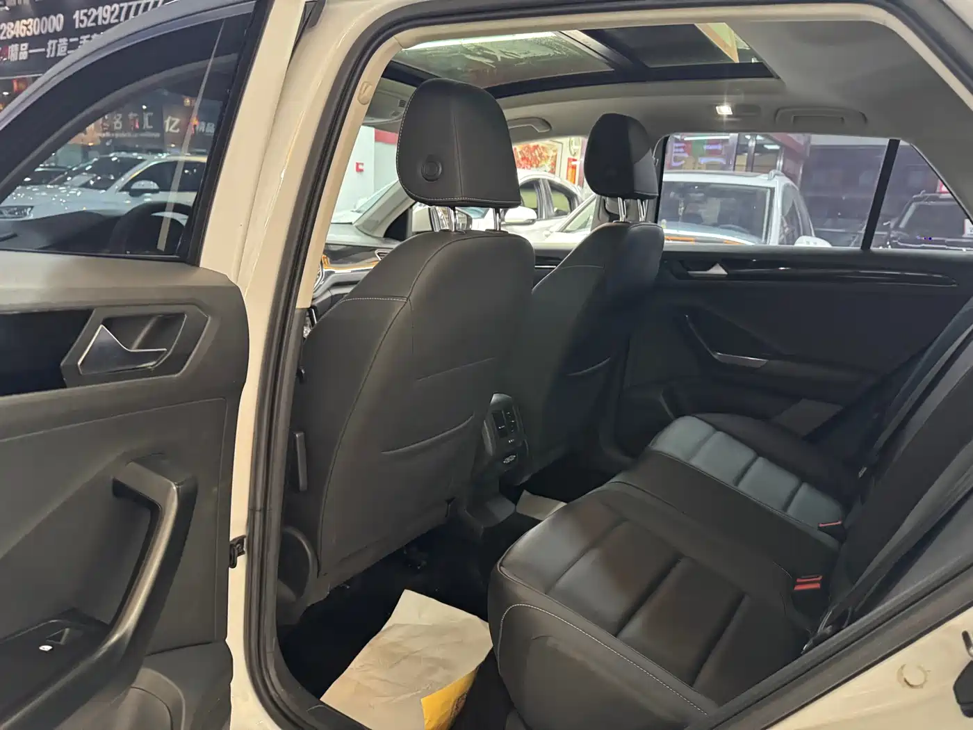 VOLKSWAGEN T ROC EXPLORING SONGS