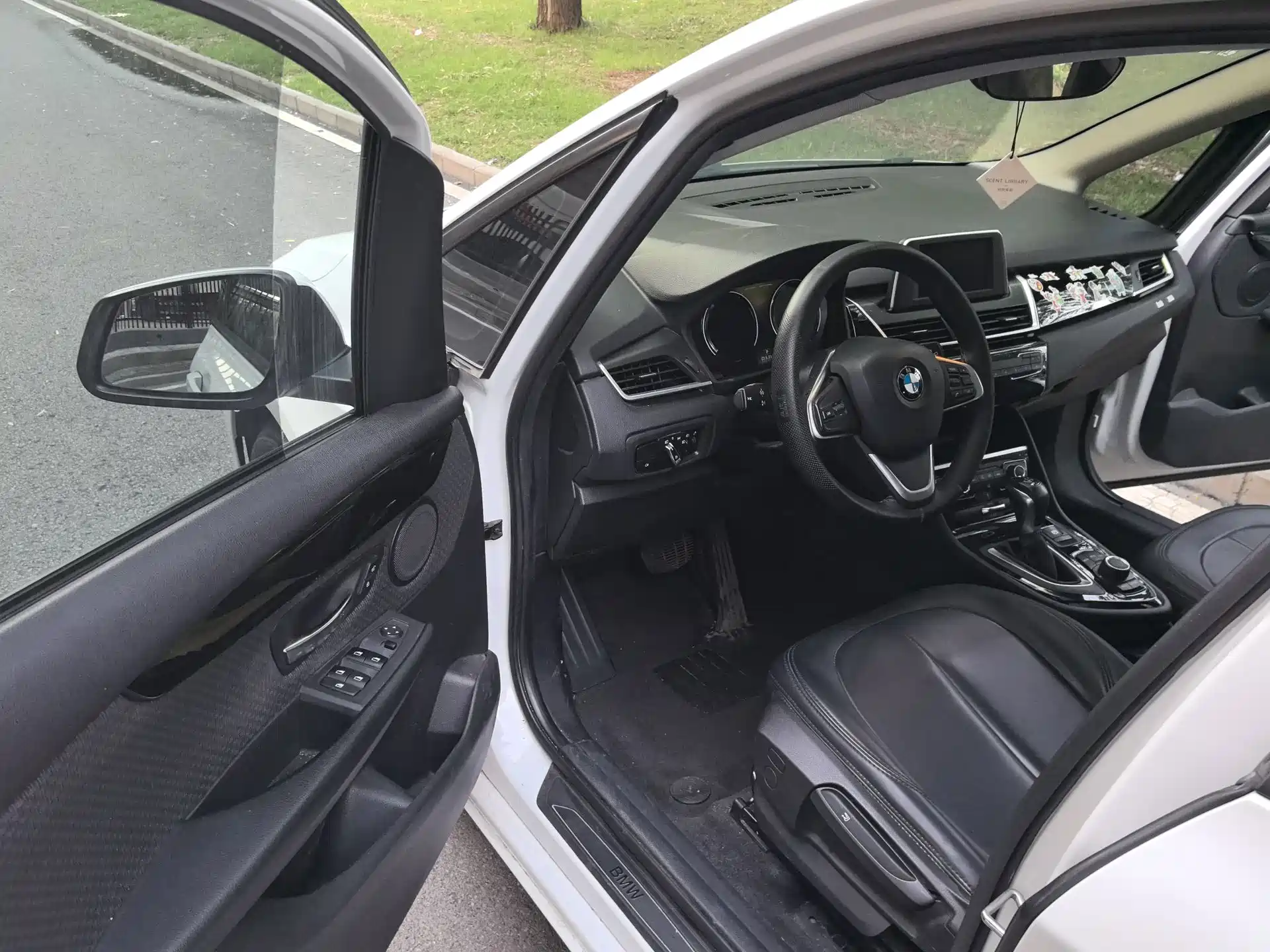 Фото 3 - BMW 2 Series Touring