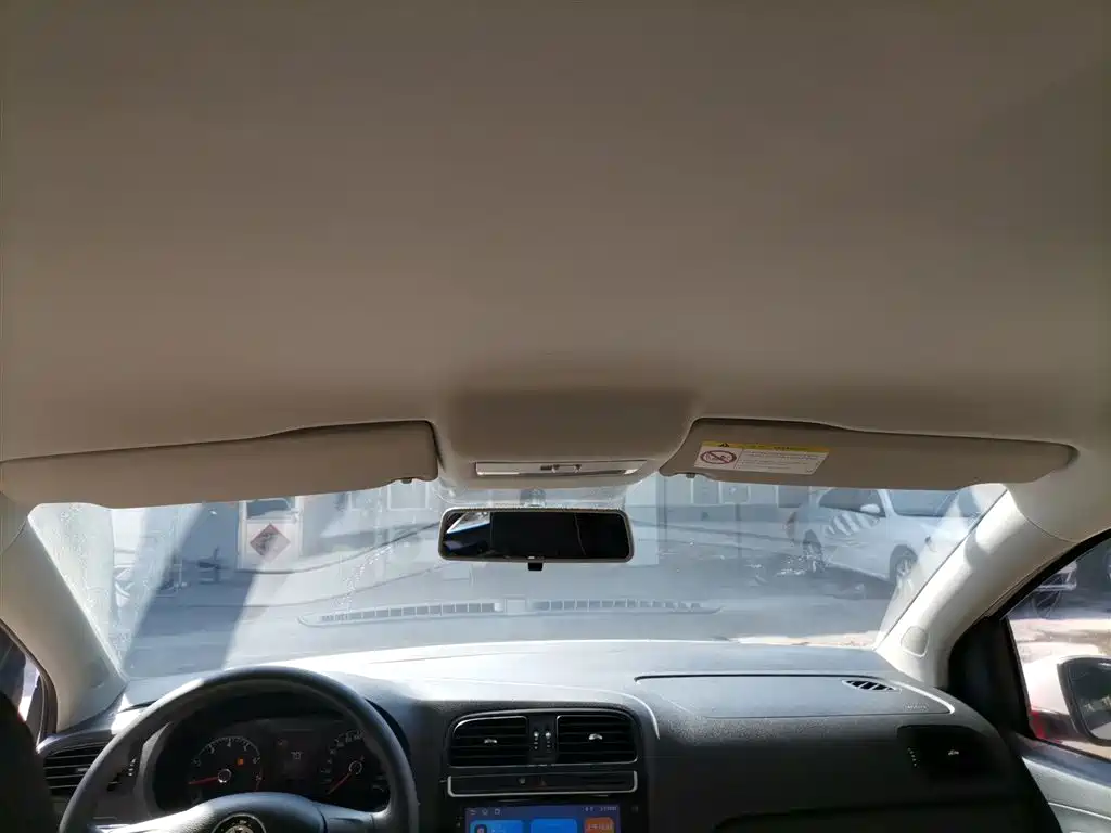 Volkswagen Polo 2016 1.4L Manual Trend фото 18