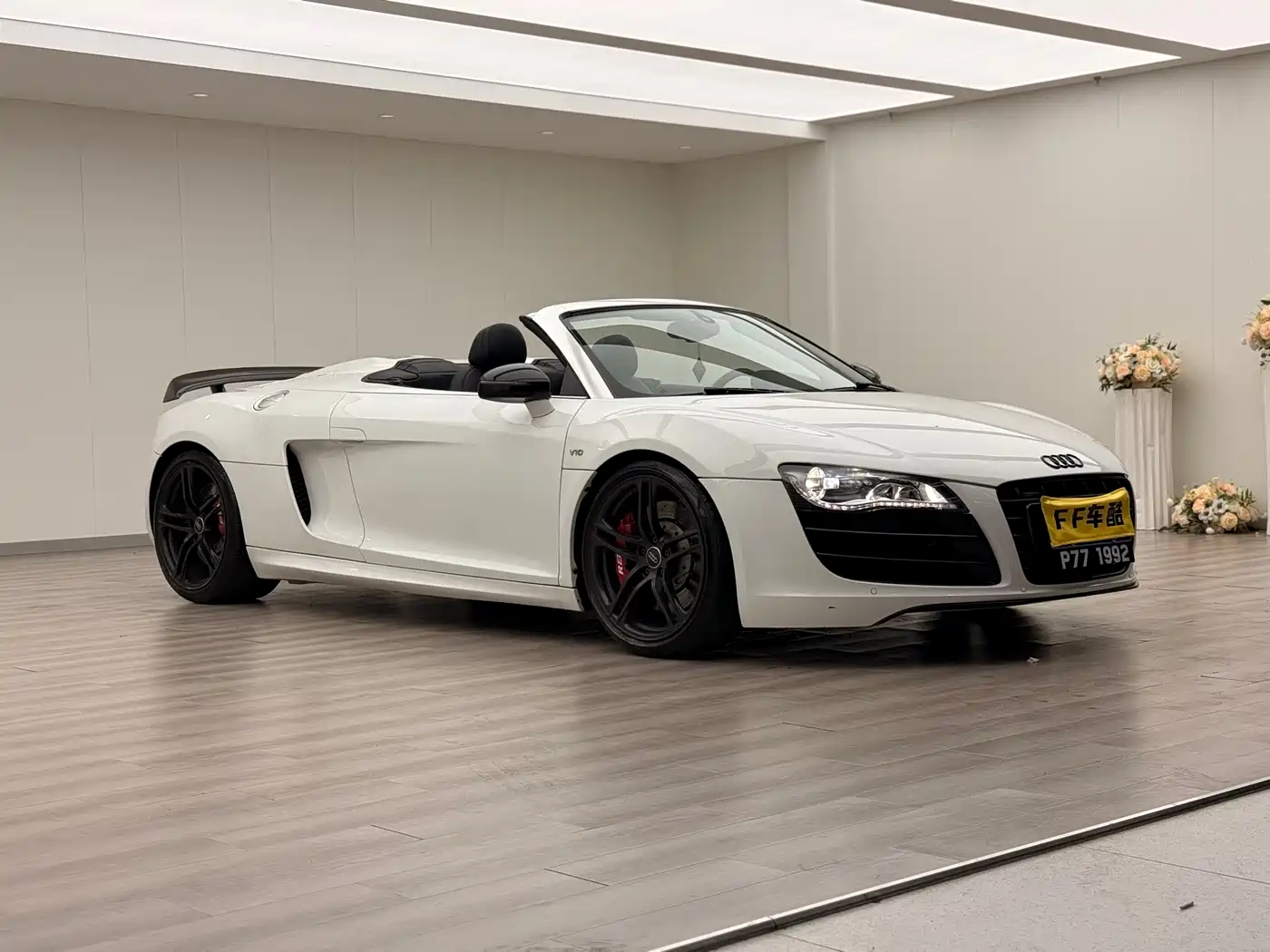 Audi R8 2011 Spyder 5.2 FSI quattro фото 3