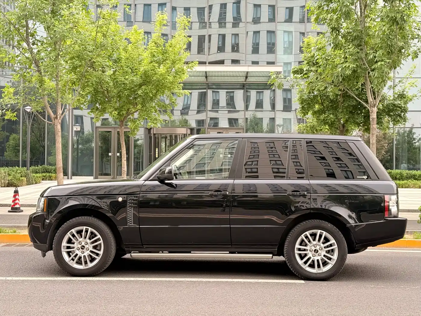 Land Rover Range Rover 2012 5.0 NA V8 фото 5
