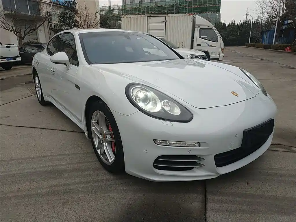 Porsche Panamera 2016 Panamera 4 Edition 3.0T фото 4
