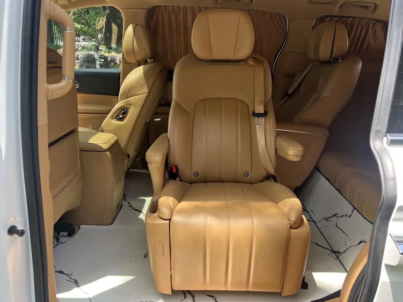 Voyah Auto Voyah Dreamer 2022 Low-carbon Edition Think+Smart Driving Package фото 11