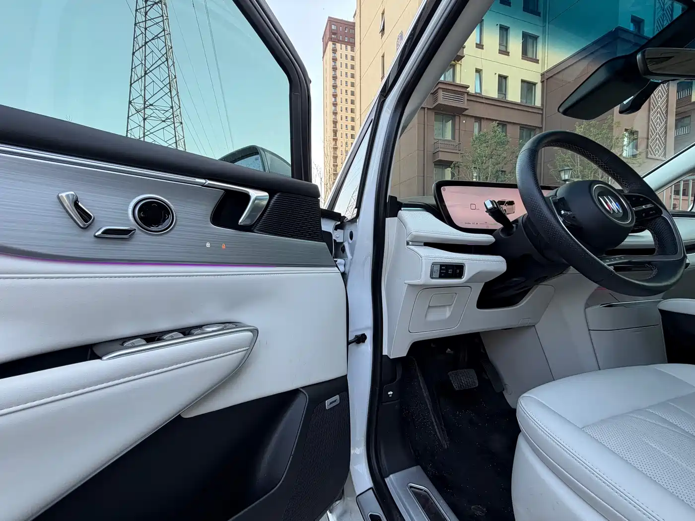 BUICK GL8 NEW ENERGY