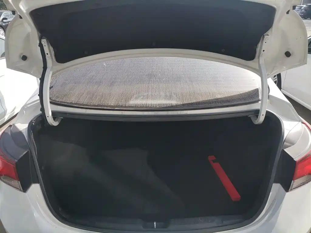 Hyundai Langdong 2016 1.6L Automatic Smart Edition фото 15