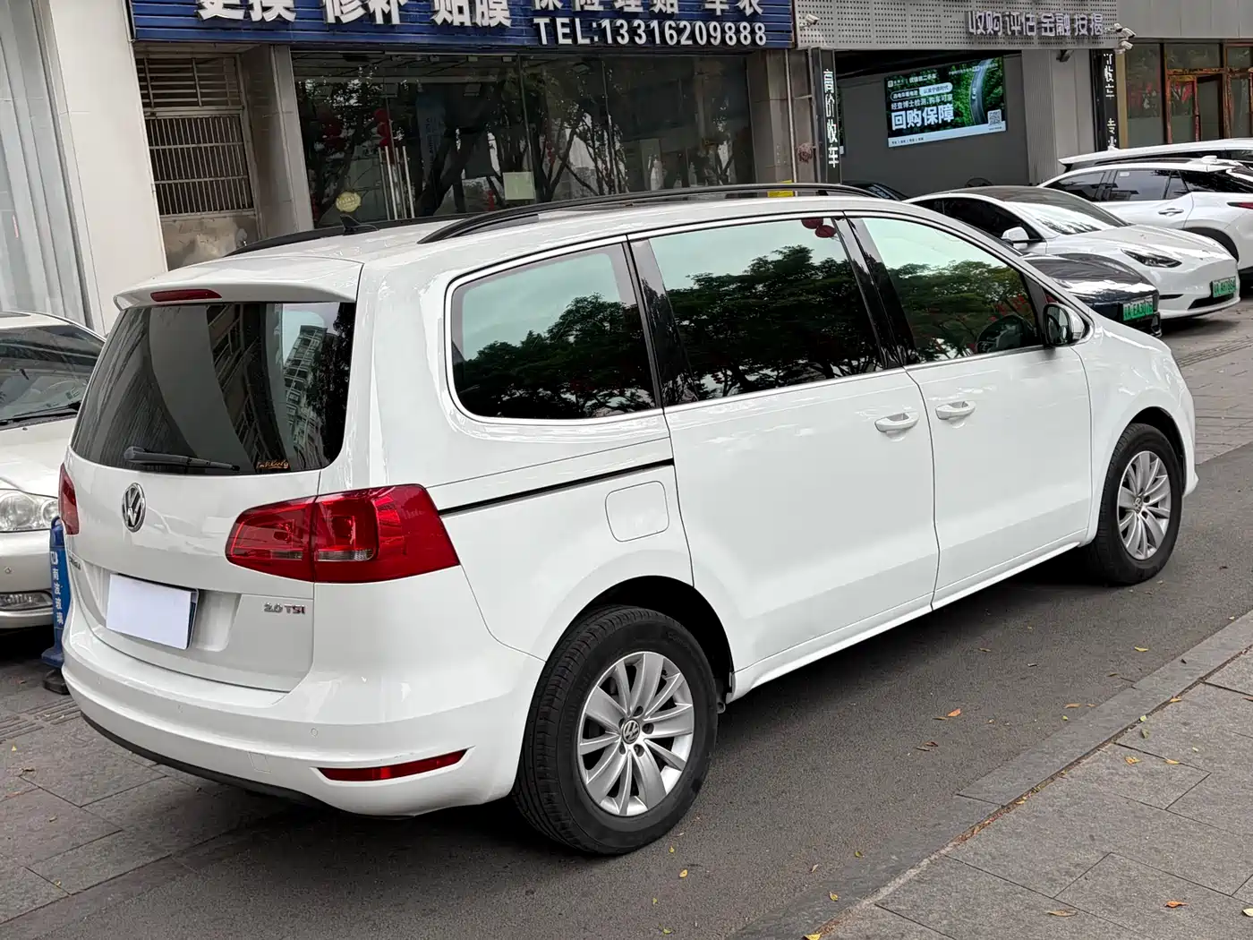 Volkswagen Sharan 2014 2.0TSI Standard фото 13