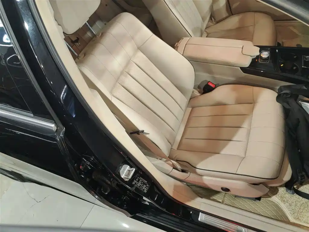 Mercedes-Benz E-Class 2015 E 260 L Sport фото 18