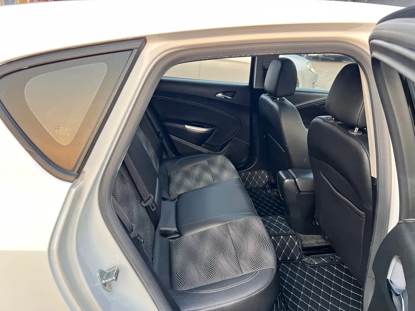 Buick Excelle 2014 XT 1.6L Automatic Fashion фото 18