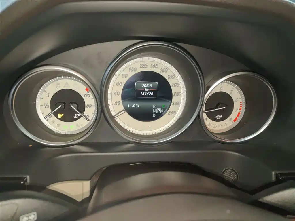 Mercedes-Benz E-Class 2015 E 260 L Sport фото 4