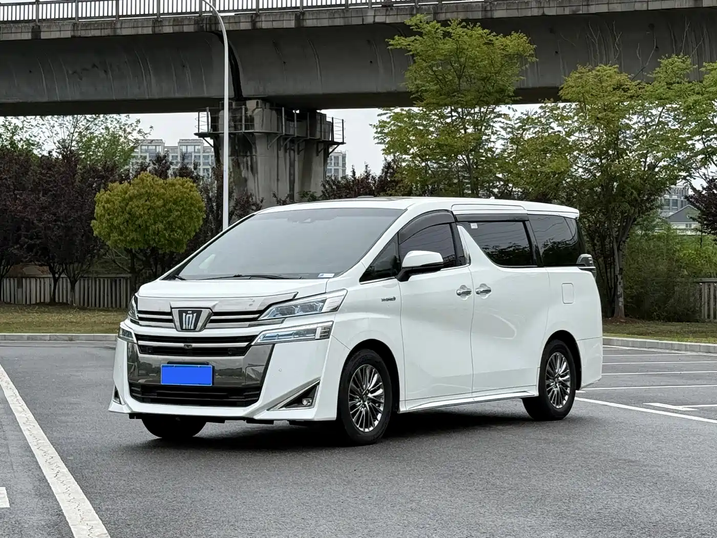 Toyota Vellfire 2021 Crown Hybrid 2.5L HV Luxury Edition