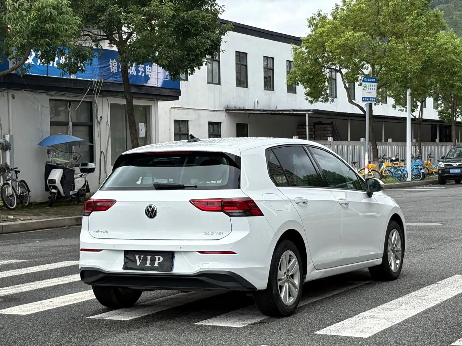 Фото 15 - Volkswagen Golf