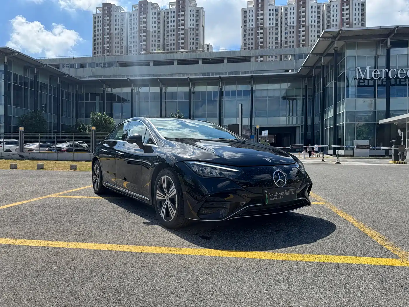 Mercedes-Benz EQE 2025 2025 Model 500 4MATIC Luxury Edition