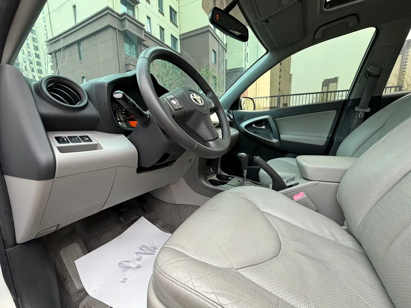 Toyota RAV4 Rongfang 2011 2.4L Automatic 4WD Luxury Edition фото 4