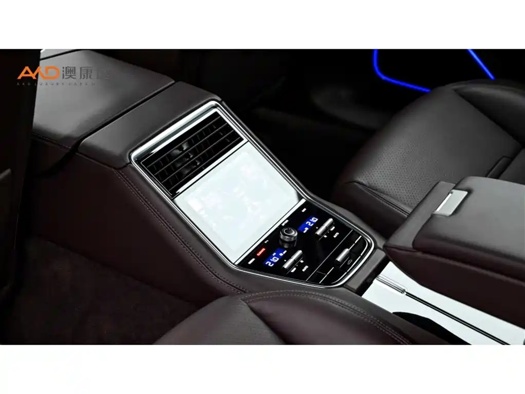 Фото 9 - Porsche Panamera